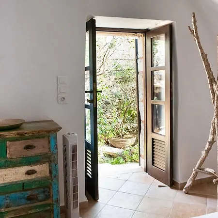 Villa Positivespace Olive Tree Léfktro